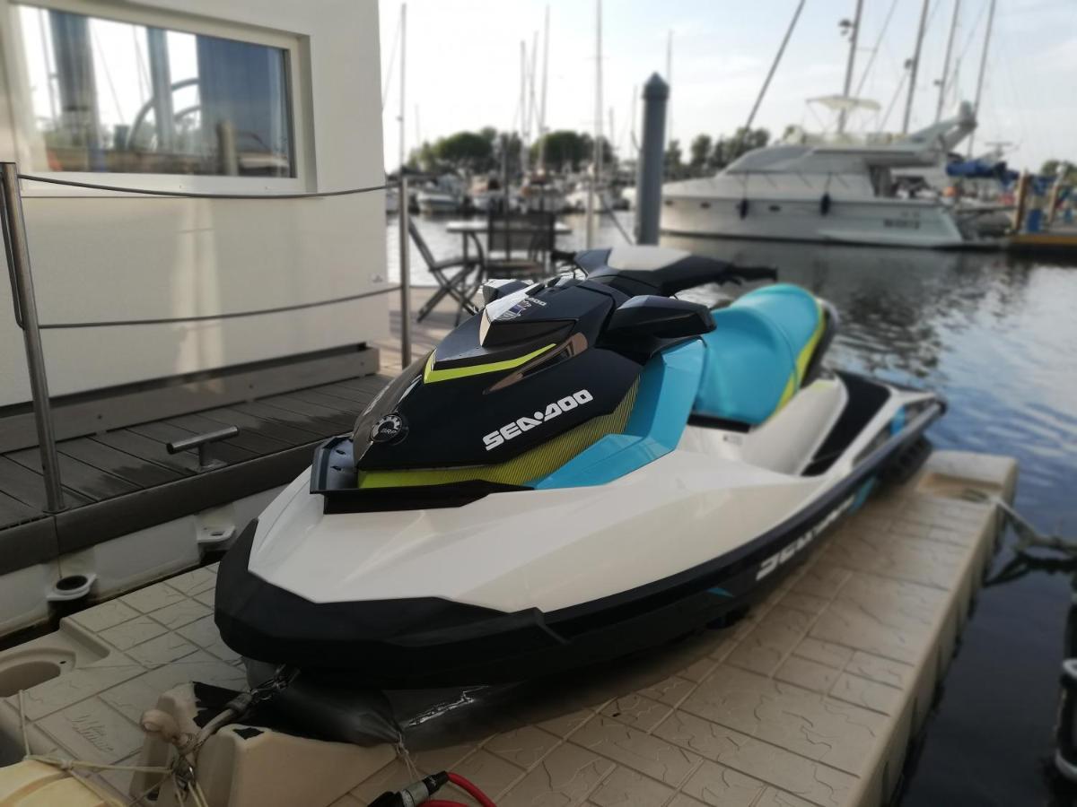 Marina Degli Estensi Floating Resort Llido Degli Estensi Kültér fotó
