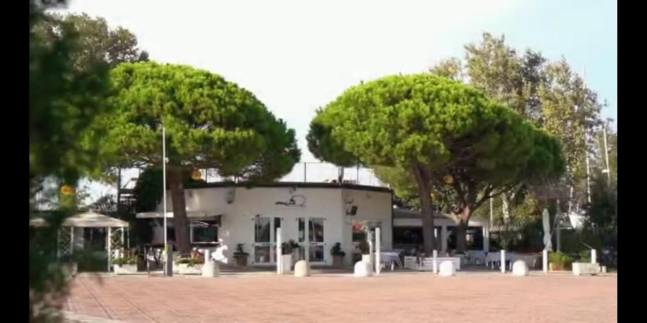 Marina Degli Estensi Floating Resort Llido Degli Estensi Kültér fotó