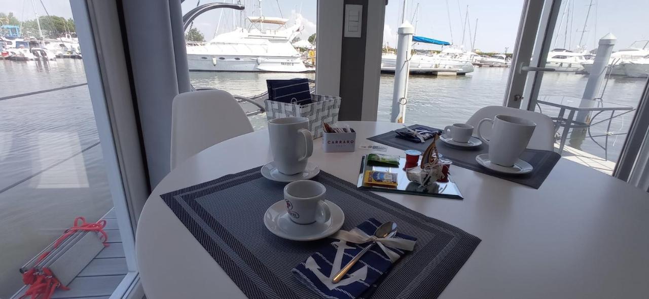 Marina Degli Estensi Floating Resort Llido Degli Estensi Kültér fotó