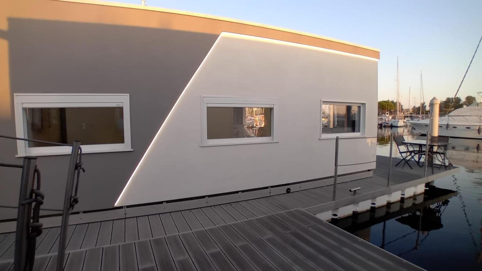 Marina Degli Estensi Floating Resort Llido Degli Estensi Kültér fotó