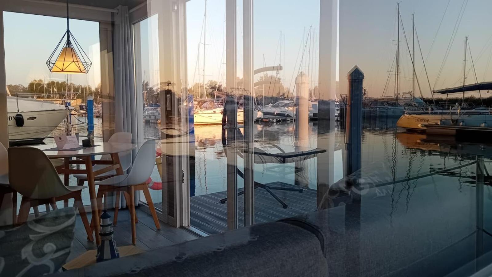 Marina Degli Estensi Floating Resort Llido Degli Estensi Kültér fotó