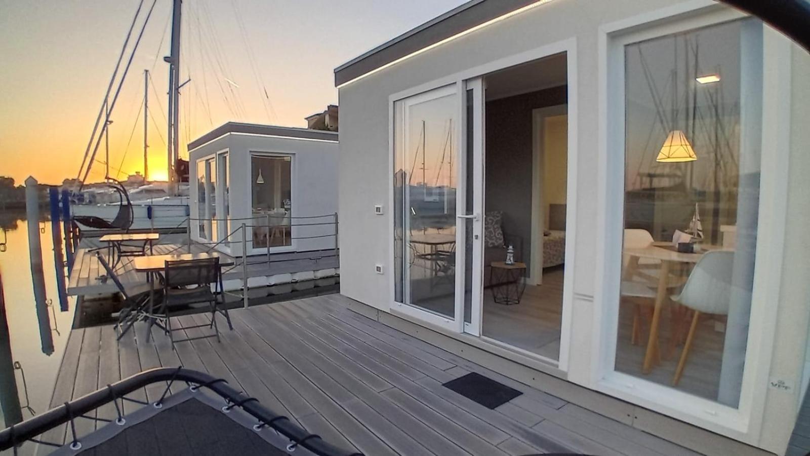 Marina Degli Estensi Floating Resort Llido Degli Estensi Kültér fotó
